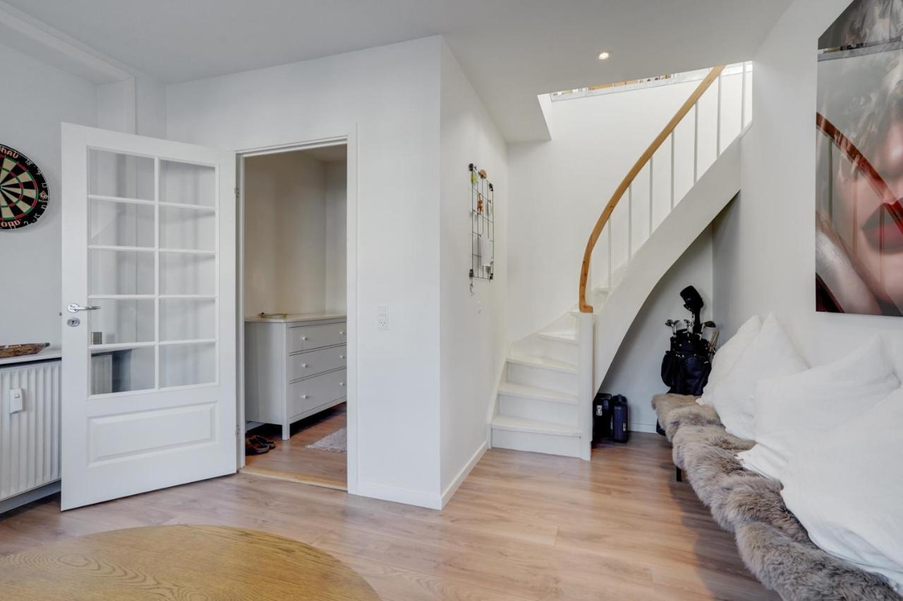 Bath Tub Penthouse In The City อัลบอร์ ภายนอก รูปภาพ