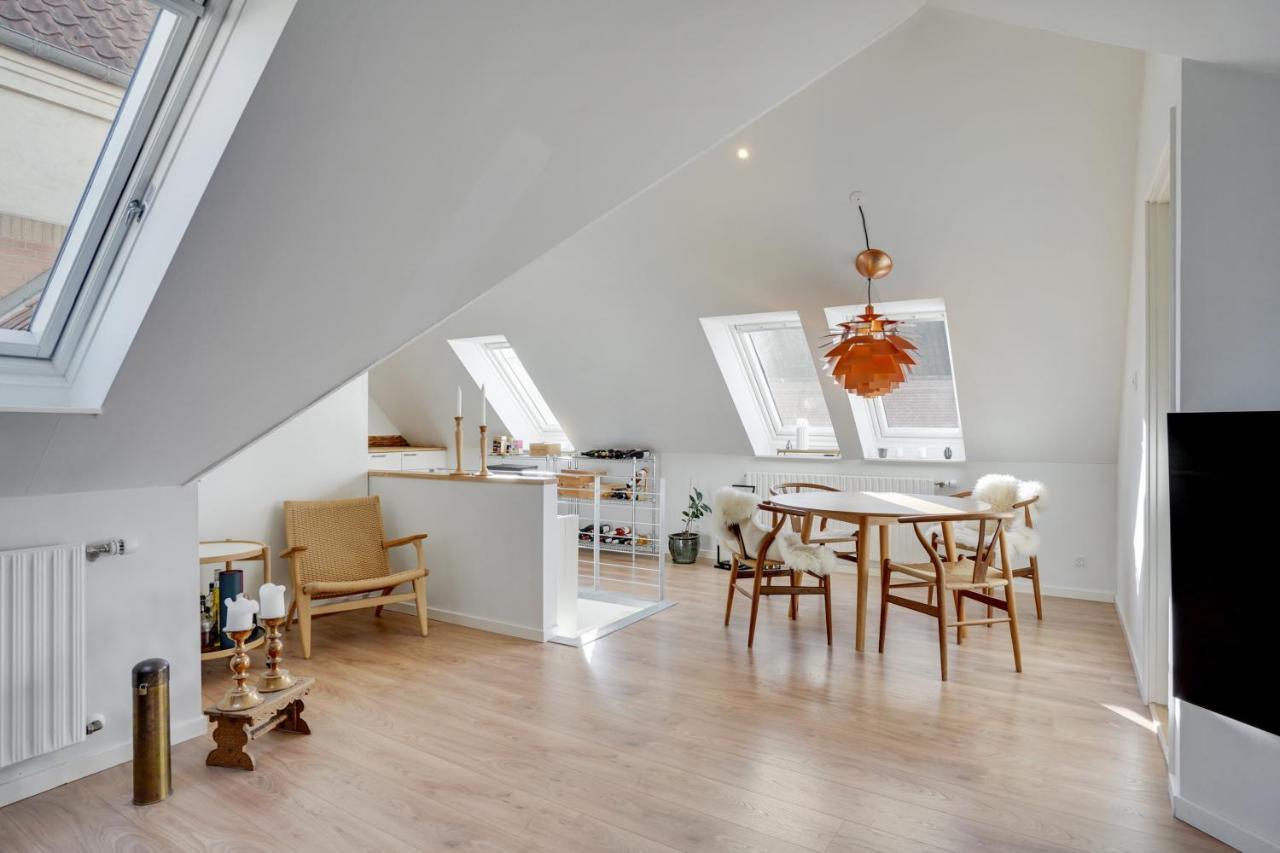 Bath Tub Penthouse In The City อัลบอร์ ภายนอก รูปภาพ
