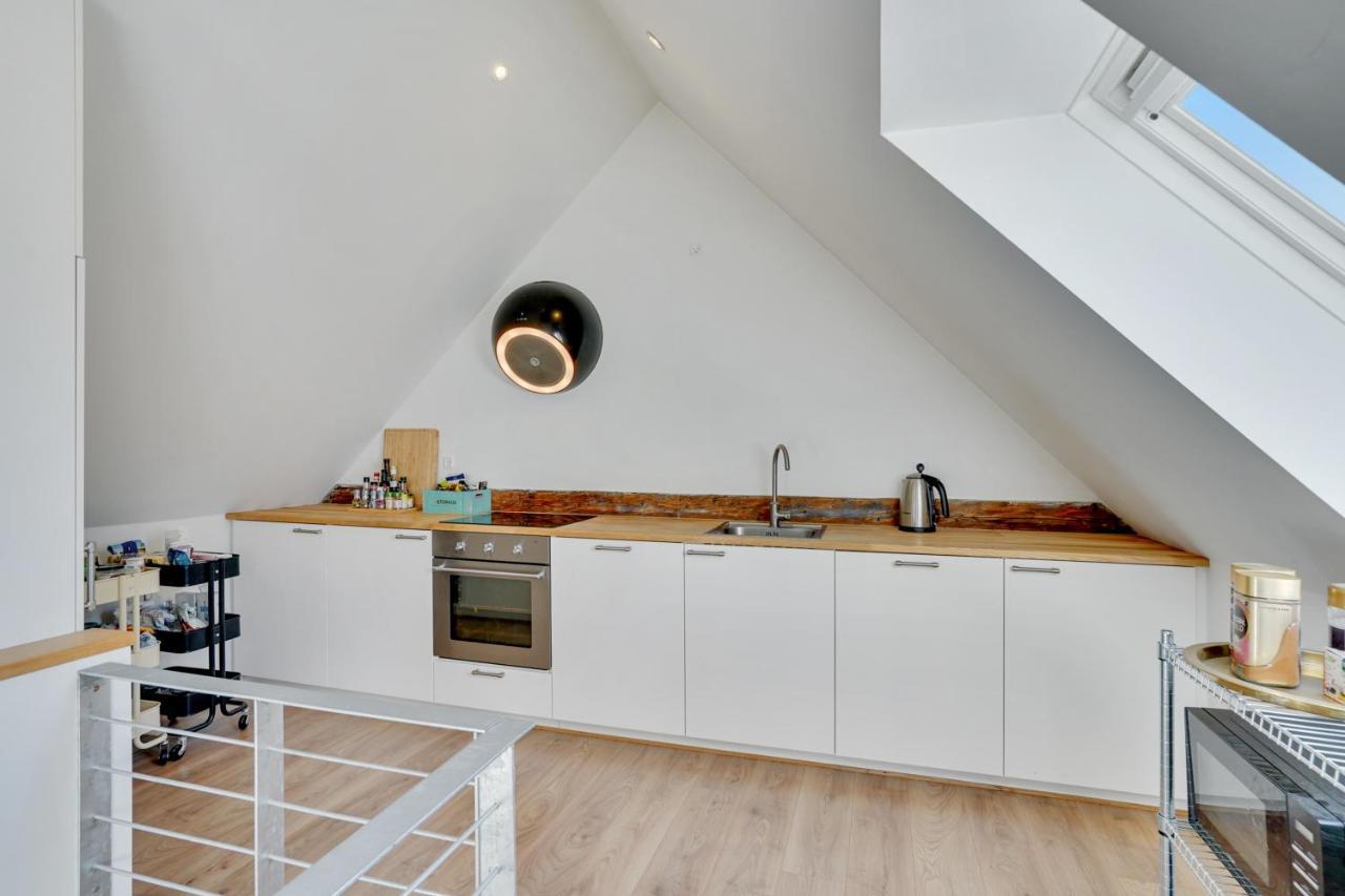 Bath Tub Penthouse In The City อัลบอร์ ภายนอก รูปภาพ
