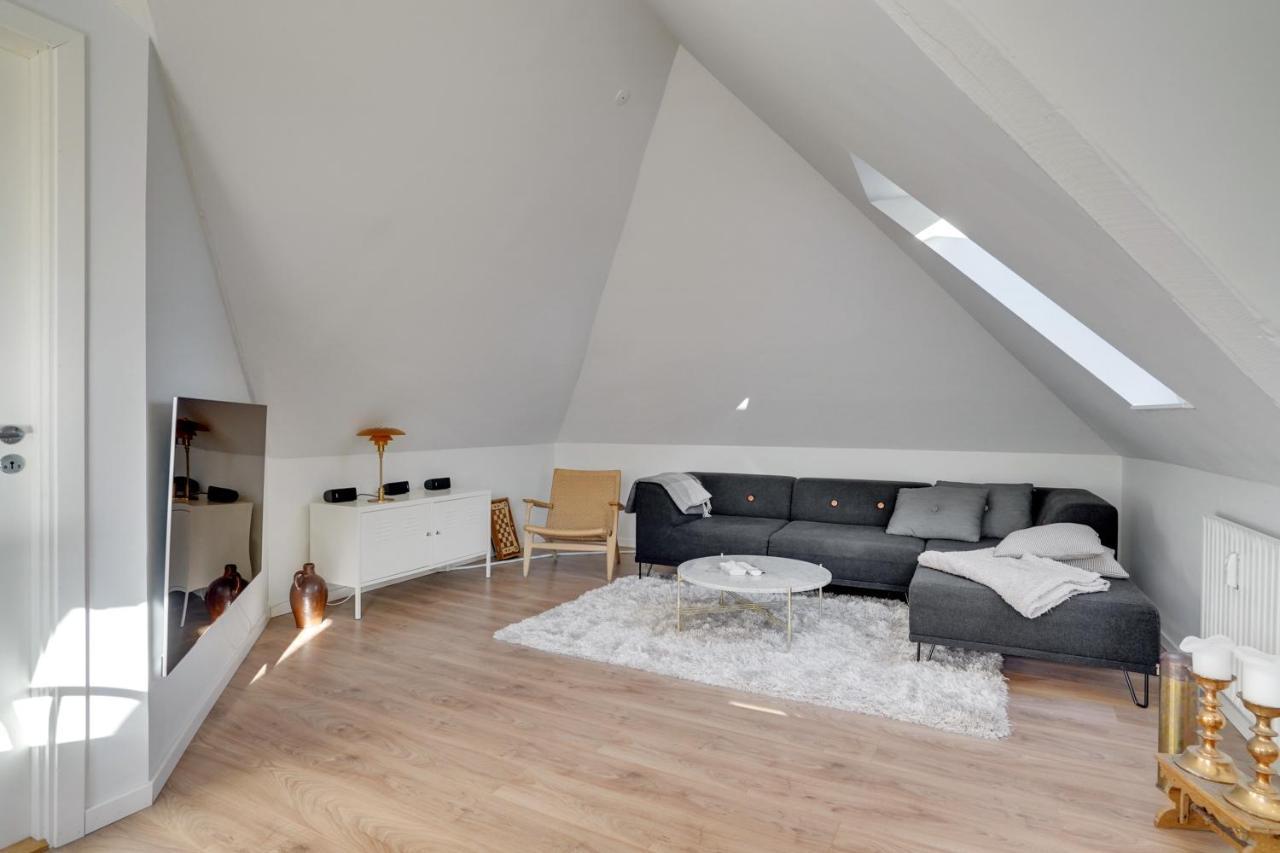 Bath Tub Penthouse In The City อัลบอร์ ภายนอก รูปภาพ