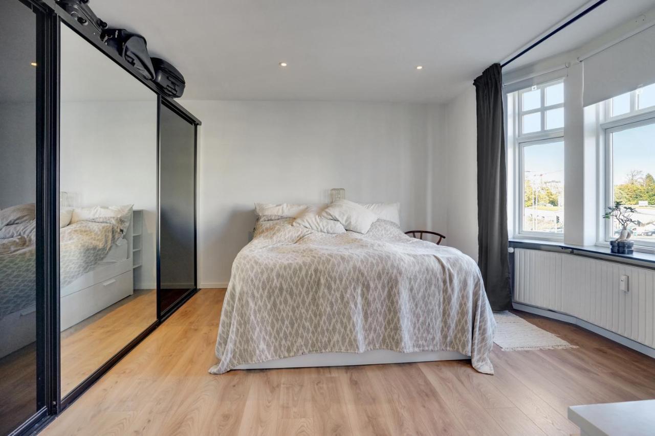 Bath Tub Penthouse In The City อัลบอร์ ภายนอก รูปภาพ