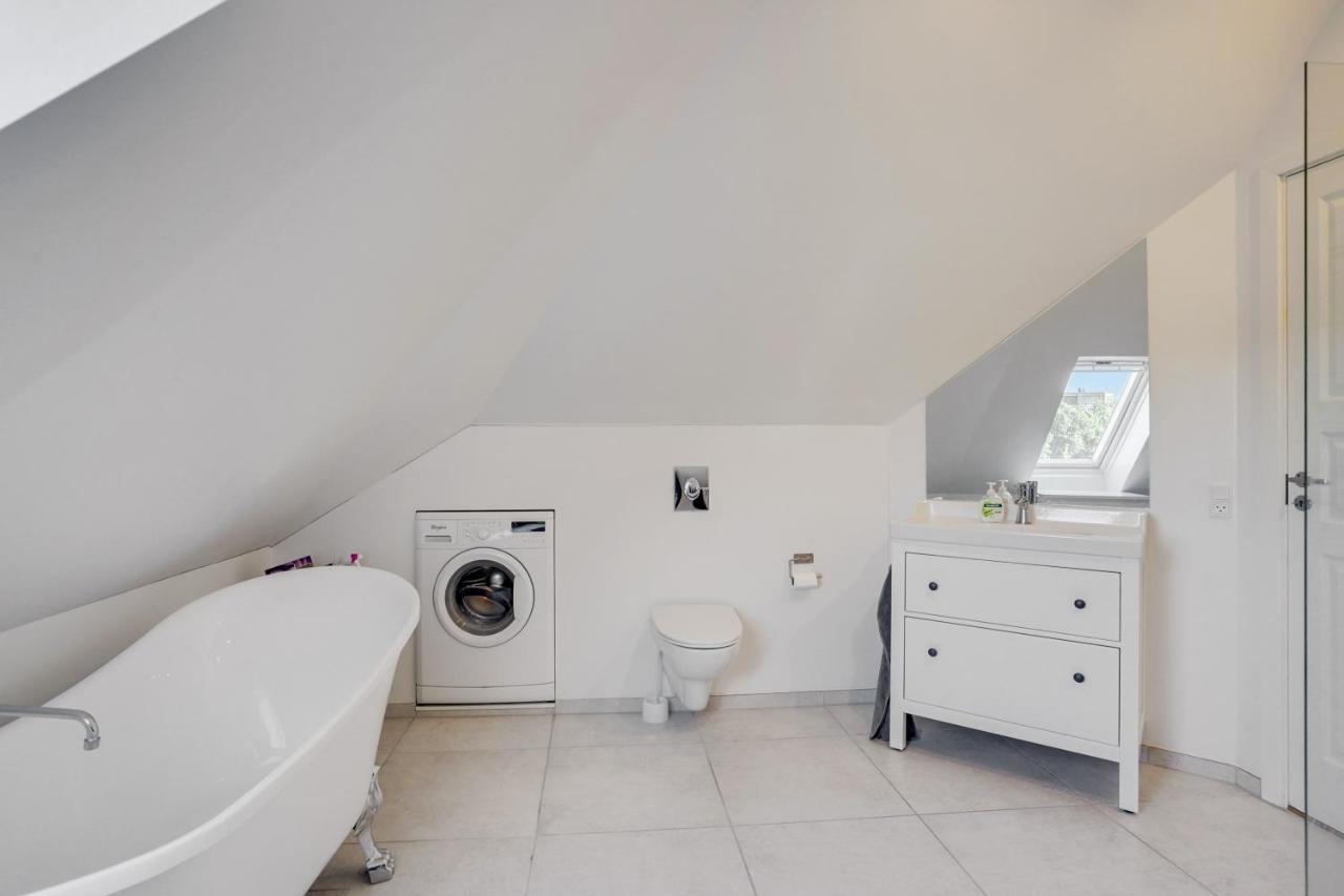 Bath Tub Penthouse In The City อัลบอร์ ภายนอก รูปภาพ