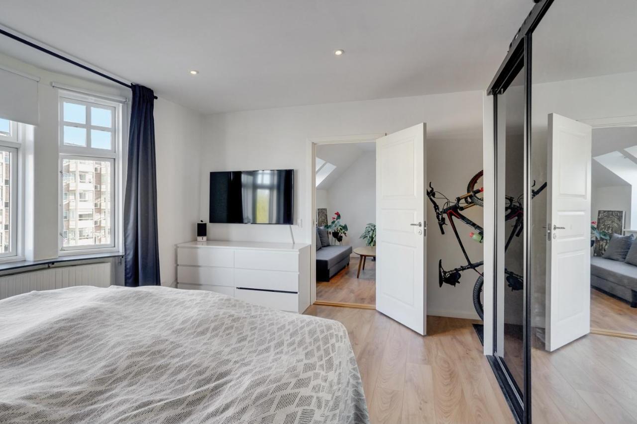Bath Tub Penthouse In The City อัลบอร์ ภายนอก รูปภาพ
